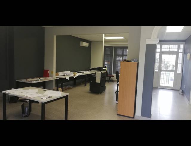 200M² OFFICE FOR SALE IN GLENWOOD